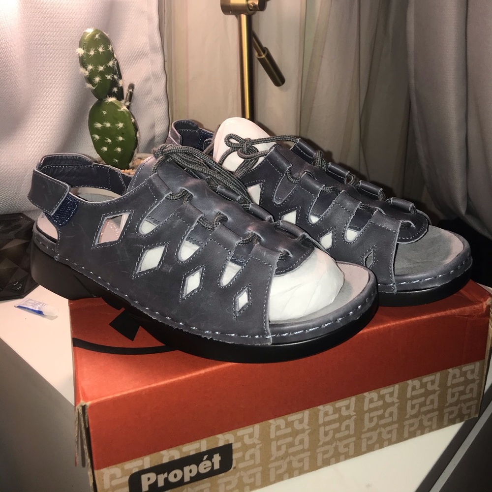 Brand New Propet Woman’s Shoes